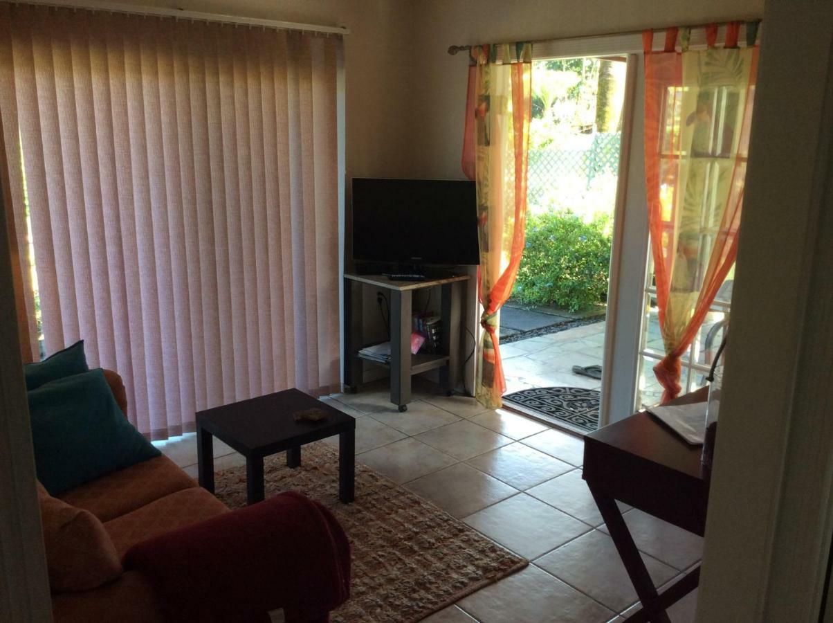 Mediteranean style Ohana Rental / Garden Bungalow in Pahoa Honolulu Landing Bagian luar foto