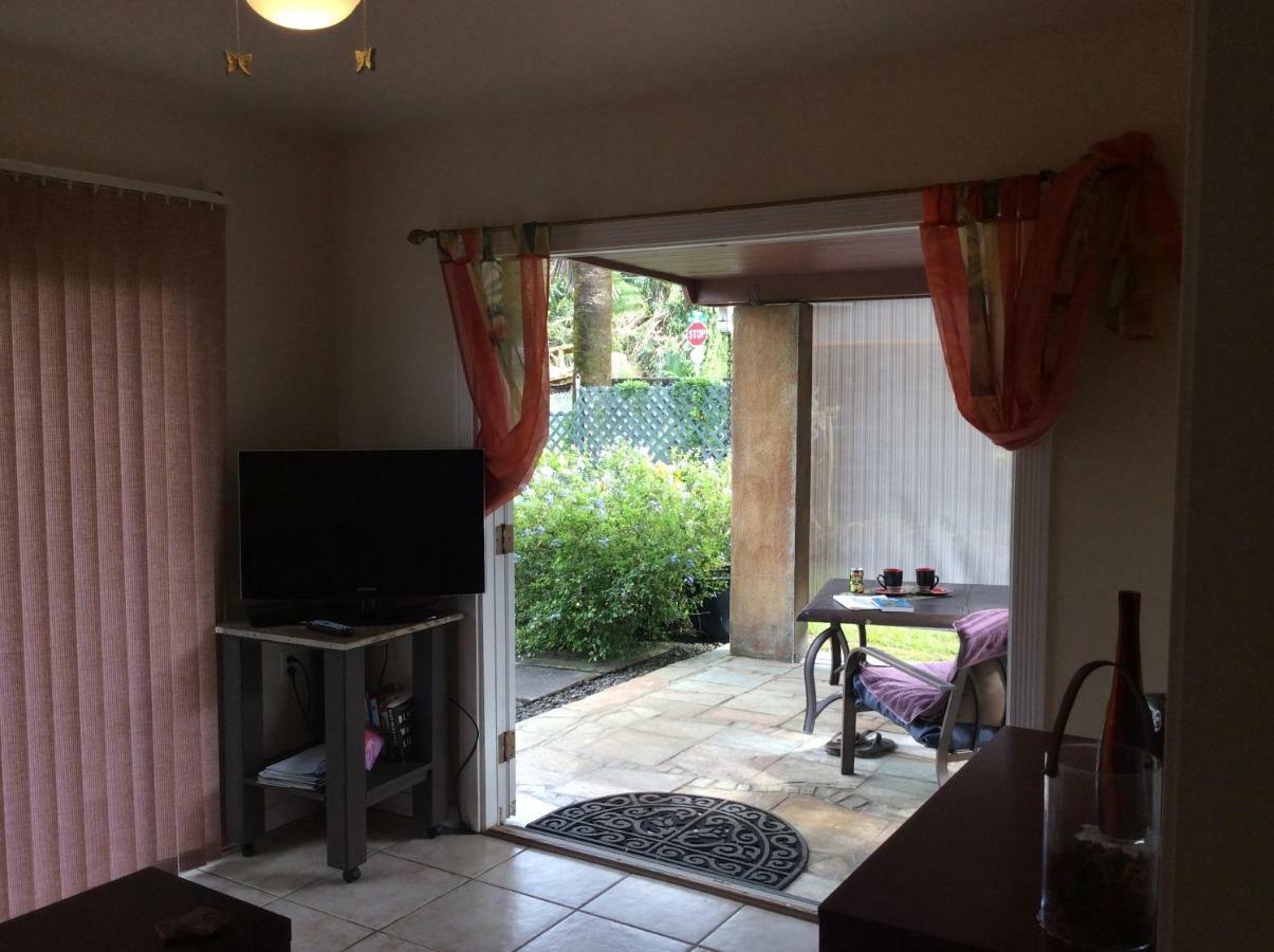 Mediteranean style Ohana Rental / Garden Bungalow in Pahoa Honolulu Landing Bagian luar foto