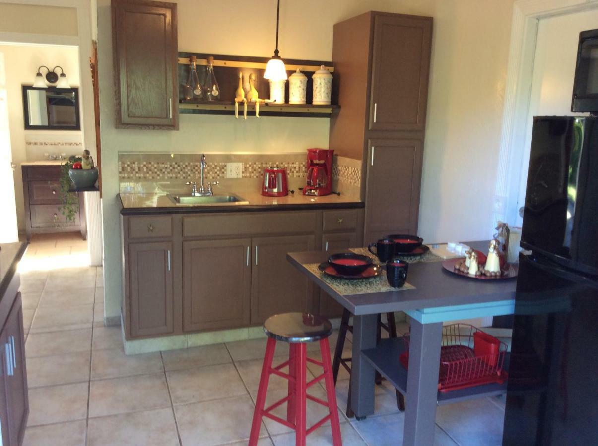 Mediteranean style Ohana Rental / Garden Bungalow in Pahoa Honolulu Landing Bagian luar foto